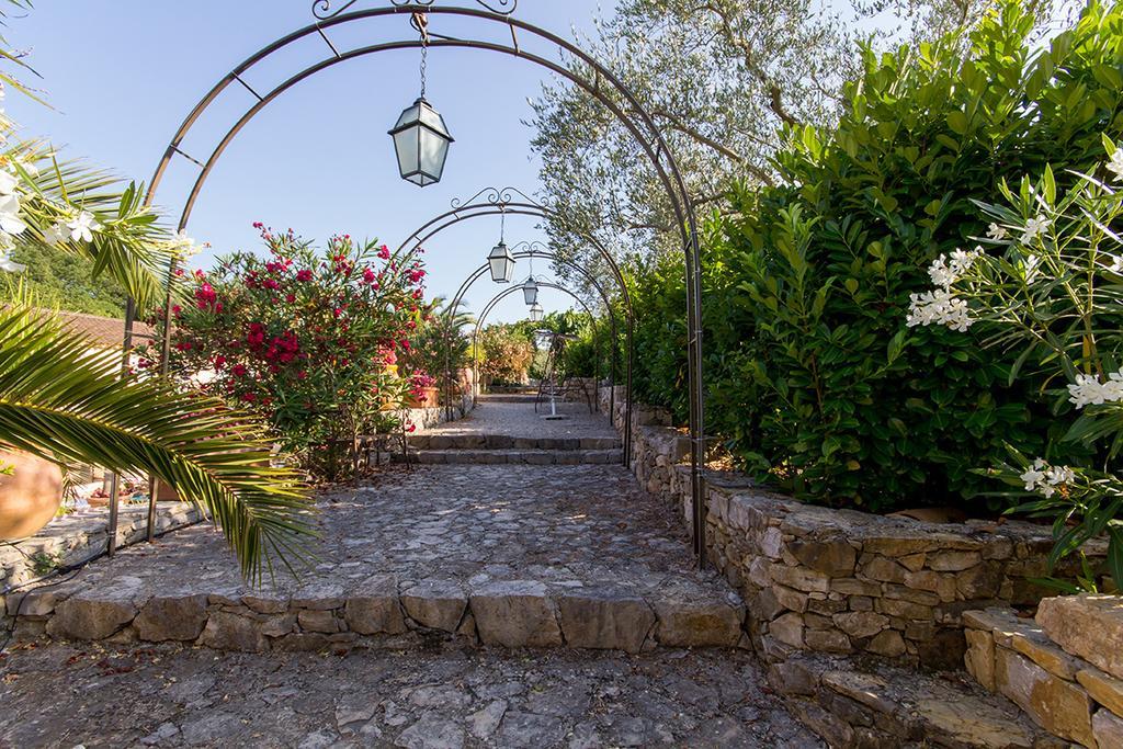 Отель La Bastide De Вальбон Экстерьер фото